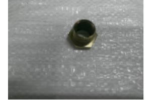 Гужон металевий для мотоцикла звичайна свіча